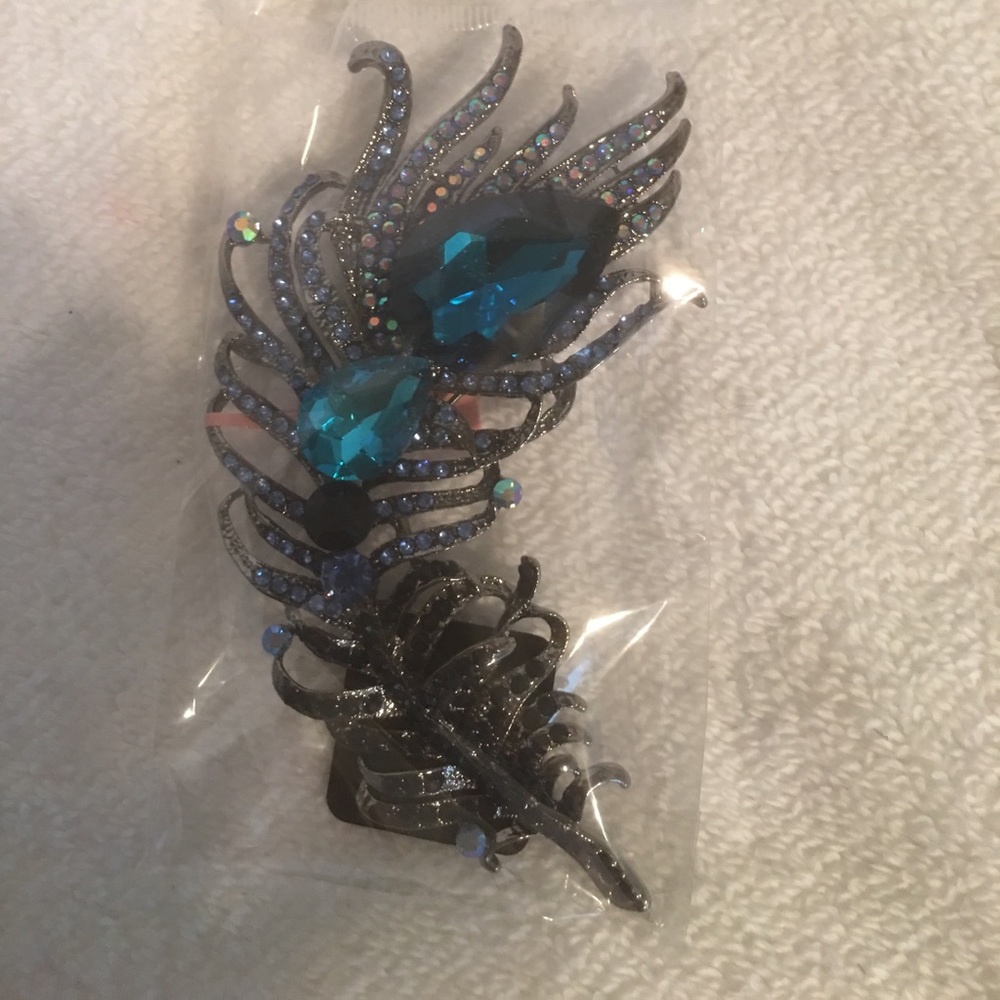 brooch